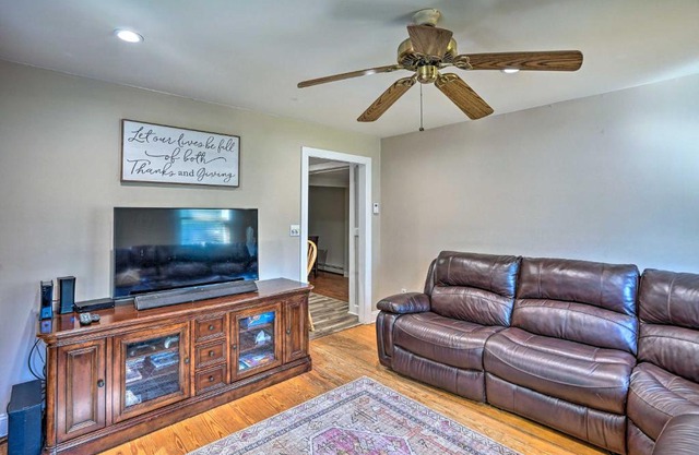 Pet-Friendly Saratoga Springs Home with Pool!