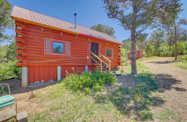 Pet-Friendly & Secluded Regina Cabin!