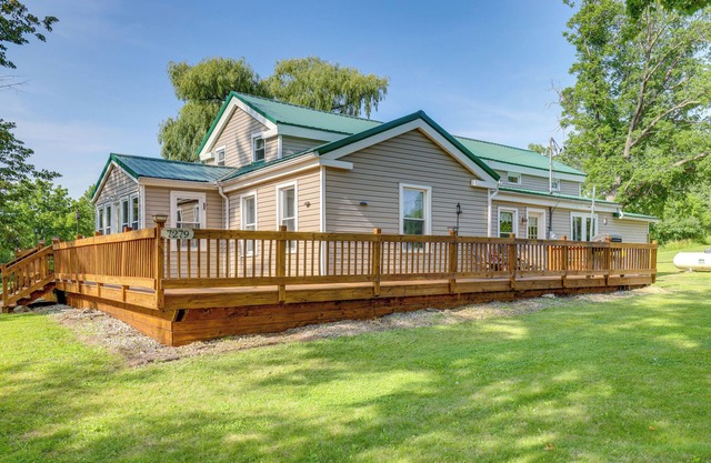 Pet-Friendly Seneca Lake Home w/ Private Deck