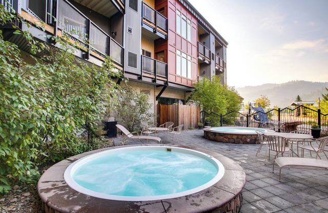 Pet-Friendly Silver Mountain Studio: Mountain View