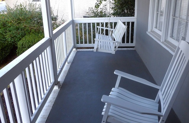 Pet friendly Simply Southern Gem. Located just minutes from Ft. Moore.