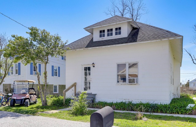 Pet-Friendly Smith Island Cottage w/ Golf Cart!