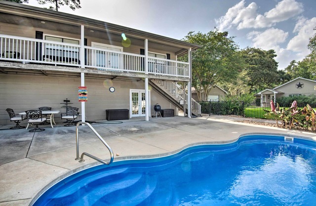 Pet-friendly Spring House & Apartment: Yard & Pool