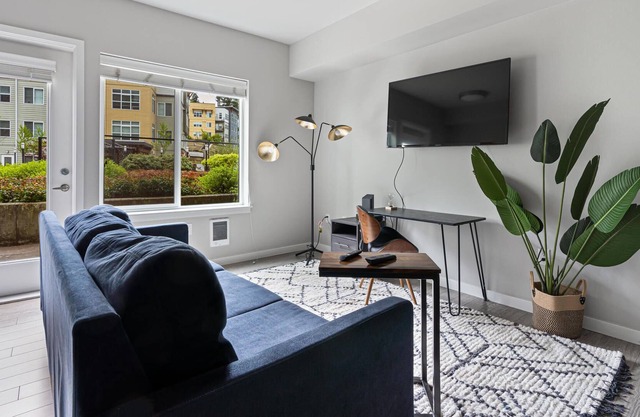 Pet-Friendly Studio in Bothell Near Trails & Shops
