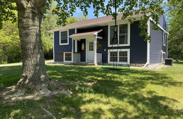Pet Friendly! Summer home with beach access