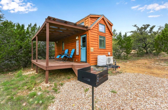 Pet-Friendly Tiny House in Drippings Springs