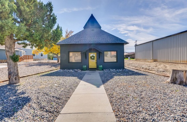 Pet-Friendly Thermopolis Home - Walk to Town!