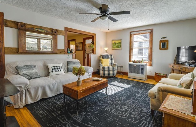 Pet-Friendly Topton Home with Patio, Deck and Views!