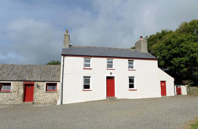 Pet Friendly Traditionelle Pembrokeshire Farmhouse, in der Nähe von Solva und der Küste.