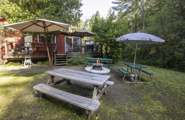 Pet Friendly Vacation Wonderland Auf Dutch Bill Creek 1 Meile zum Monte Rio Beach