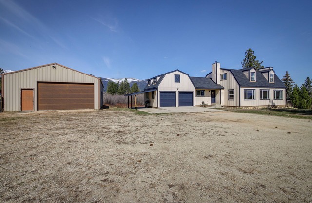 Pet-Friendly Victor Home w/ Fire Pit & Large Yard!