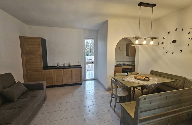 Haustierfreundliche 'Villa Andrea' mit Meerblick, Garten und WLAN