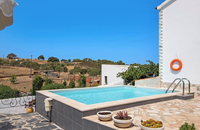 Haustierfreundliche Villa 'Casa dos Jotas' mit Pool und WLAN