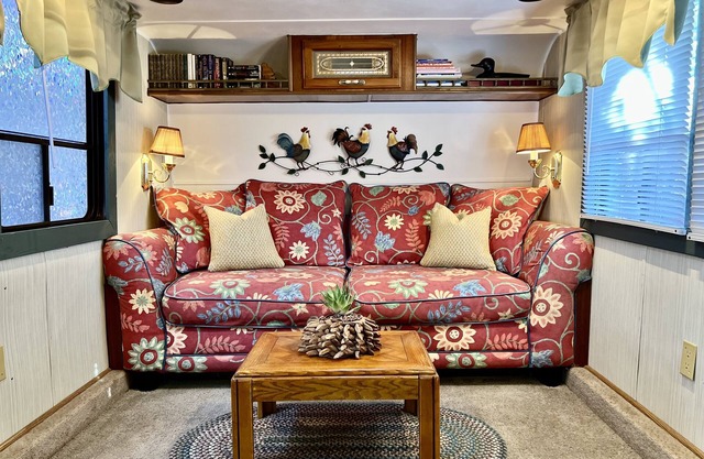 Pet friendly vintage camper turned tiny house with fenced yard near Sedona!