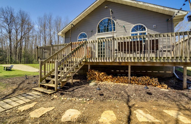 Pet-Friendly Wisconsin Cabin w/ Kayaks - Near Lake