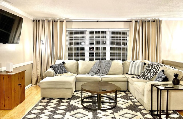 Pet-Friendly with Hot Tub, Fenced Yard, King Beds