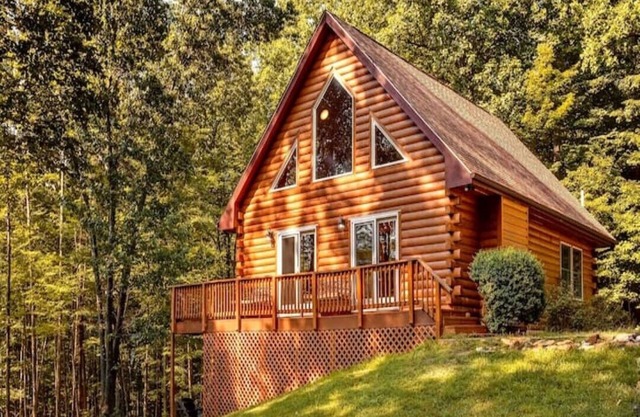 Pet Friendly with Mountain views ON 151 Brew Ridge Trl near Wineries~Hiking~Lake