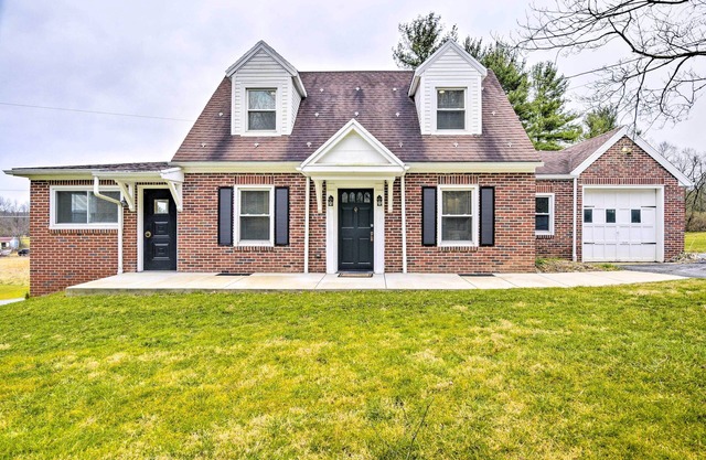 Pet-Friendly York Home w/ Patio & Yard