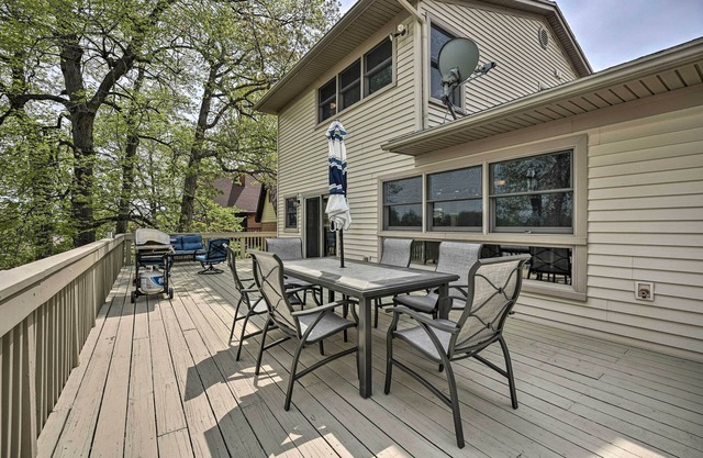 Pet-Friendly Grass Lake Retreat w/ Game Room!