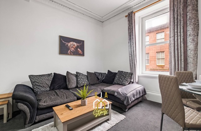 Apartment-Eigenes Badezimmer-Strassenblick