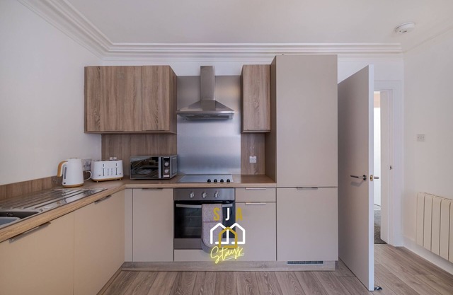 Apartment-Stadt-Eigenes Badezimmer-Strassenblick-Peterhead Stay