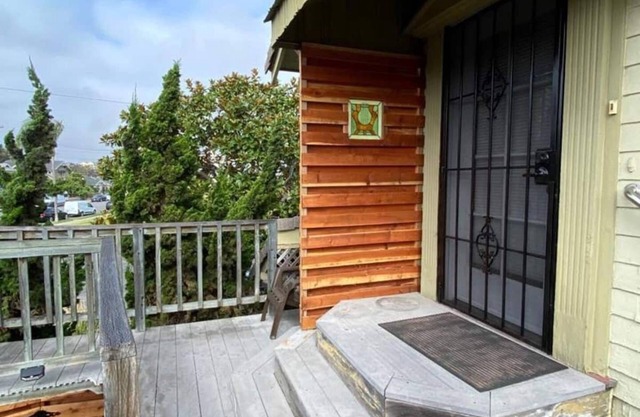 Peterson Retreat In The Heart Of San Diego 1 Bedroom Apts by RedAwning