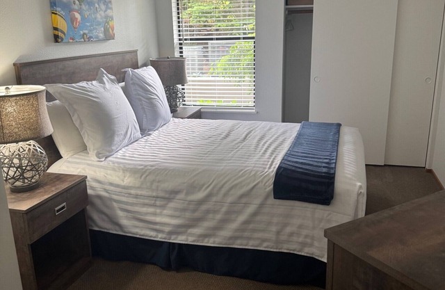 Peterson's Waterfront 2-Bed and Bath Condo with full lake access, pool, hot tub