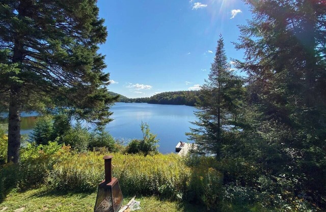 Petit Lac Long | Refined lakeside chalet
