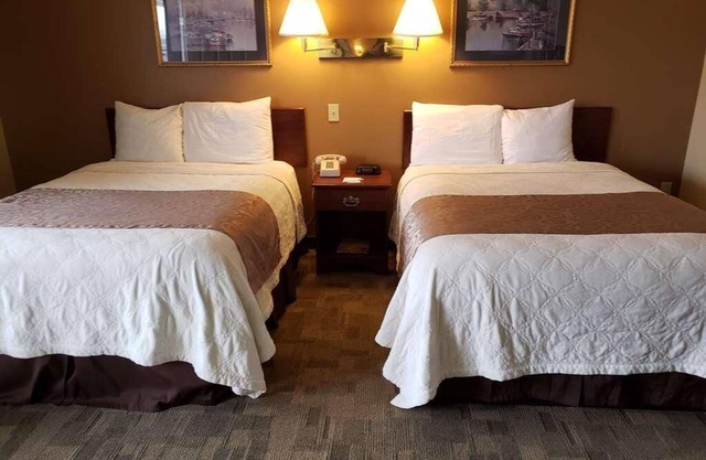 Pets are Welcome! w/ FREE Breakfast & Parking, Close to Peels Slough!
