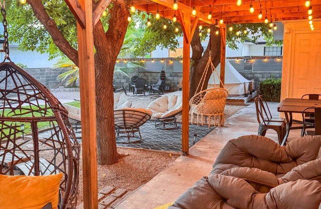 Prime Location, Ultra-Modern, Fire Pits, Bikes, Pets