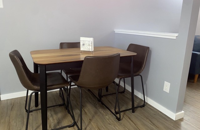 Pets stay for free! Immaculate 2 bedroom apartment in PA🌞