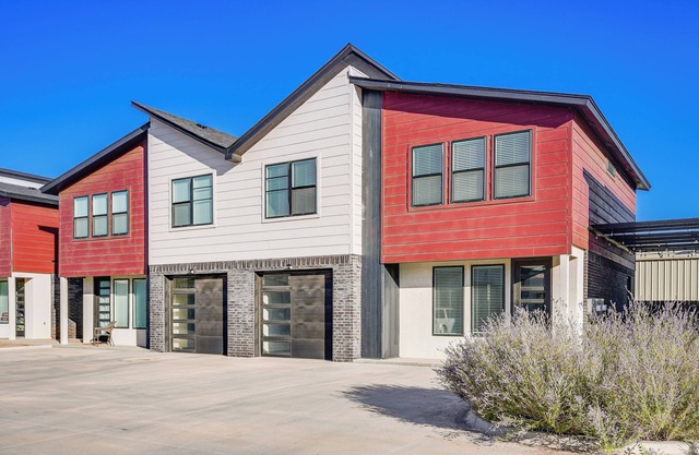 Pets Welcome: Newly Built Abode in Canyon!