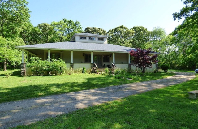 PETS WELCOME4 ACRE FRANK LLOYD WRIGHT STYLE MCM HOME NESTLED IN WILD LIFE REFUGE