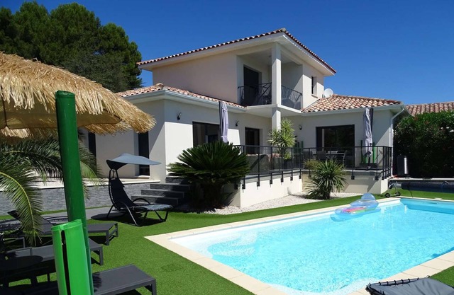 CONTEMPORARY POOL zwischen Meer und Bergen NEAR PEZENAS