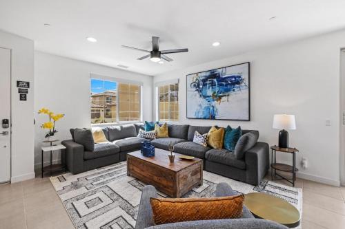 PGA West 65 - 3 bdrm w/Loft, Sleeps 8, Pool, Gym