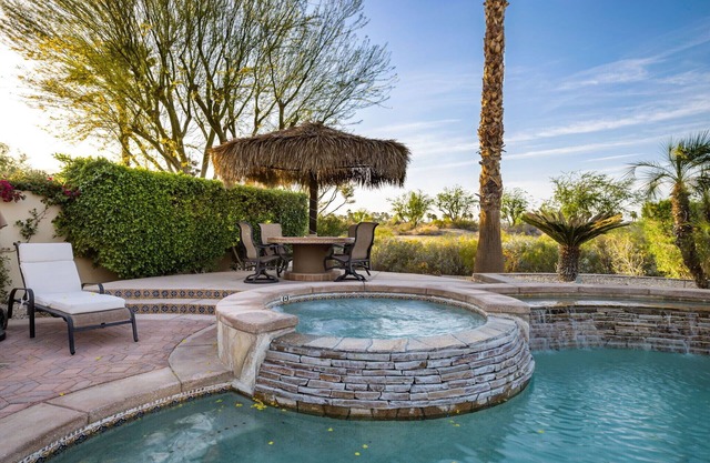 PGA West lake view, golfing paradise.