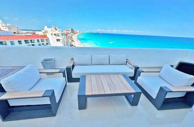 PH Combo #312: 8 BR Entire Ocean side of the Tower on Penthouse Level Sleeps 16
