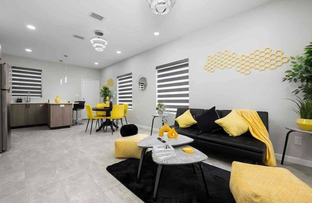 Pharr Chic: Fresh & Stylish Getaway for Families