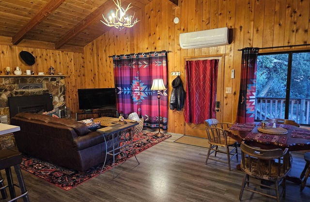 Fasan Hill Cabin. Gemütlich und hundefreundlich.