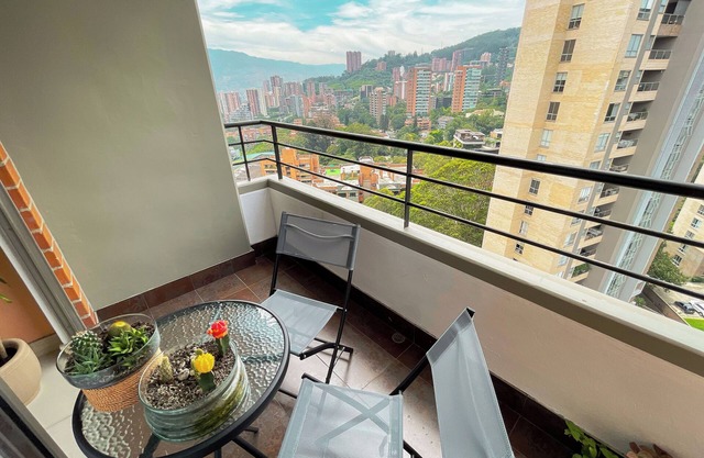 Phenomenal 3-bedroom apartment in Medellín Provenza with Great View