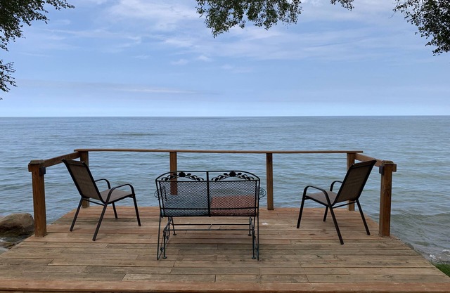 Phenomenal views at this lakeside Cabin!