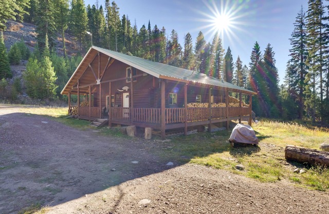 Philipsburg Log Cabin - Direct Bike Park Access!