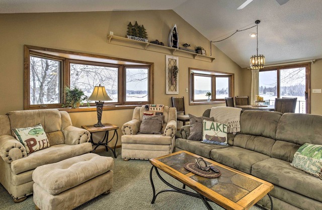 Phillips Cabin w/ Lake Views & Private Dock!