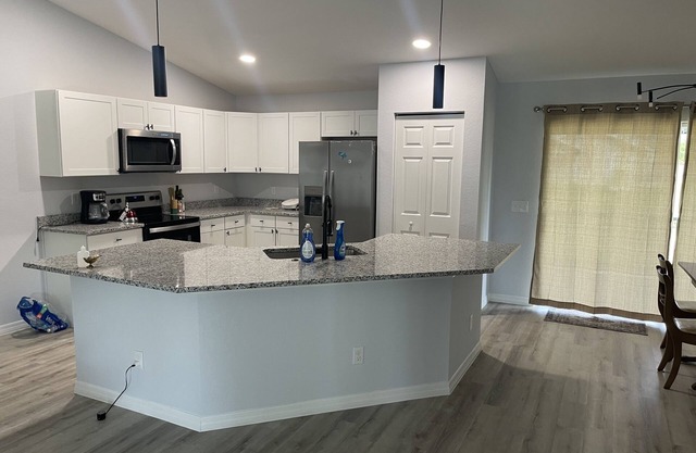 Philo Guest House is a beautiful house in a very peaceful area in Lehigh Acres.