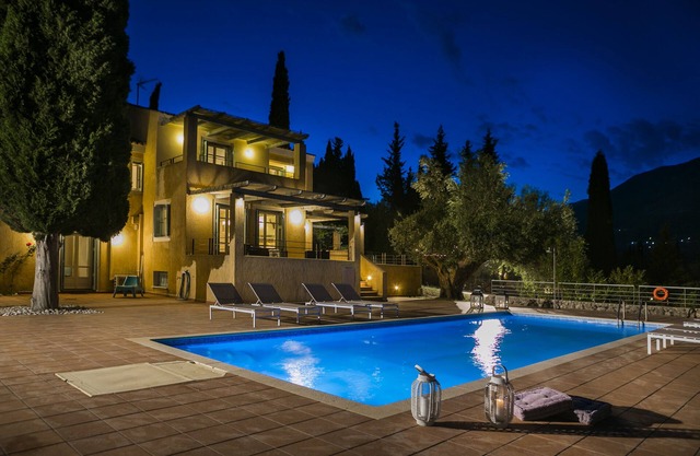 'Phivos Villa'Elegant Villa mit dramatischen Berg- und Meerblick, komplett ausgestattet