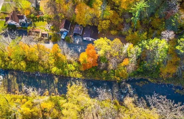 Phoenicia Creekside Cottage