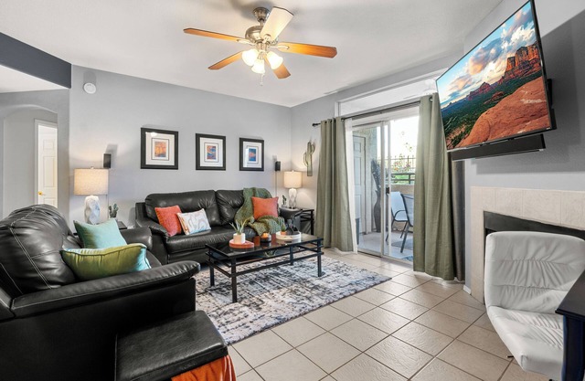 Phoenix Condo, Heated Pool , Spa , 2BR:2BTH