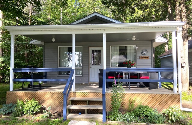 "phoenix" Cottage