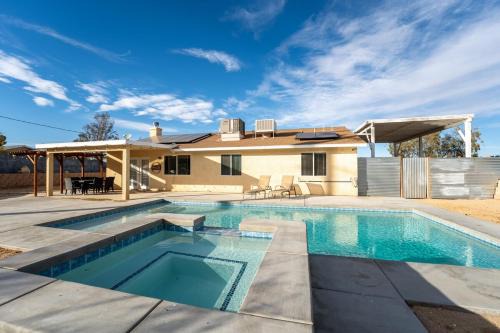 Phoenix Desert Paradise - Pool & Jacuzzi - Grill!