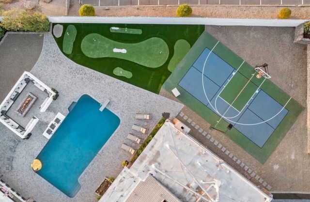 Phoenix Luxury!Pickleball|Free Heated Pool|Hot Tub